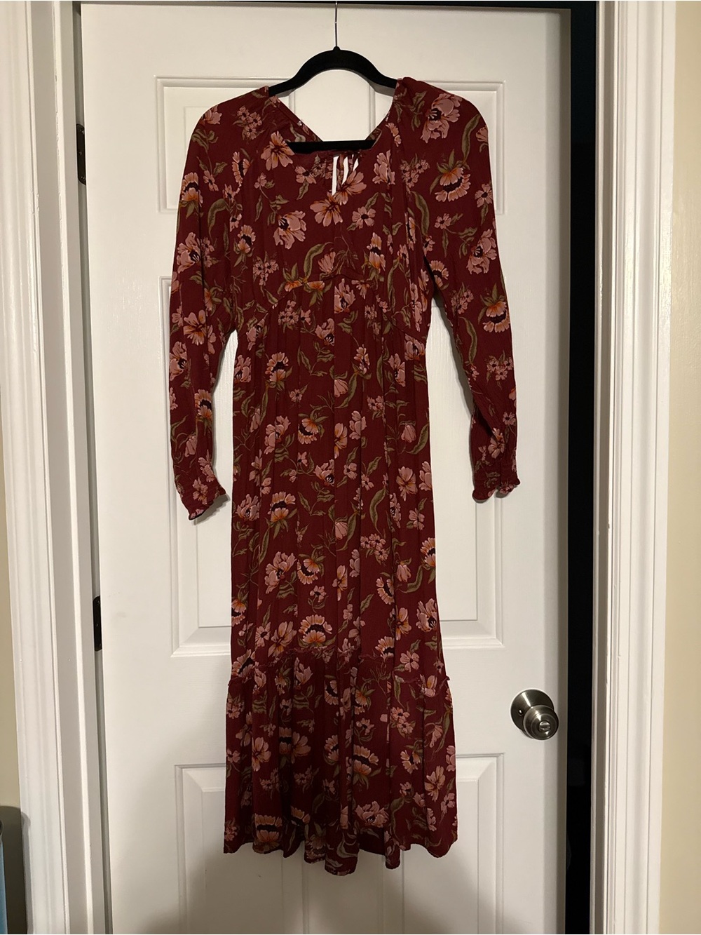 Sonoma Maternity Maxi Dress Medium Burgundy Floral Long Sleeve Tiered Boho Rayon